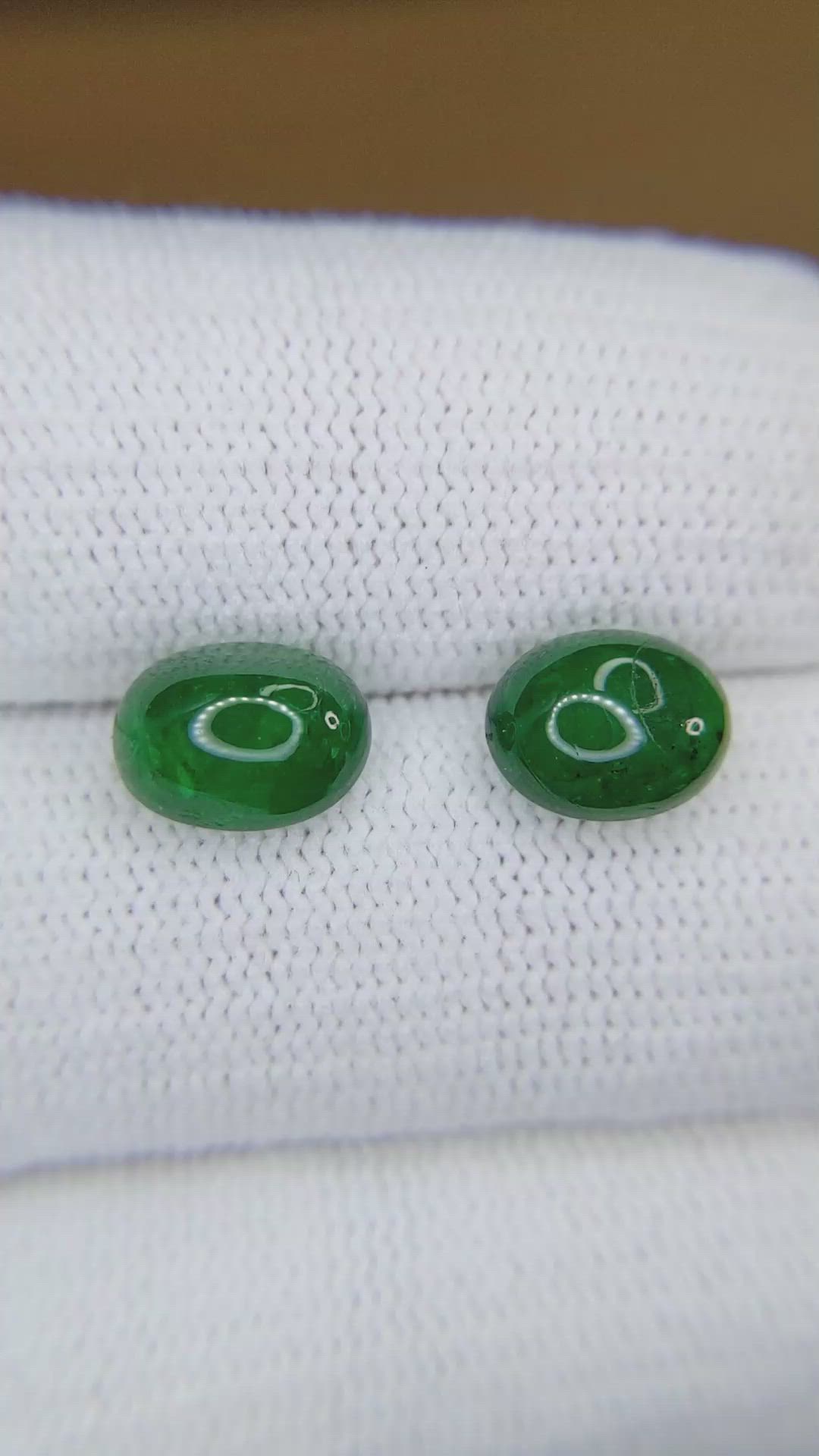 4.56&nbsp;Ct.Tw.Total Carat Weight Cabochon Emerald Pair from Colombia Size Video