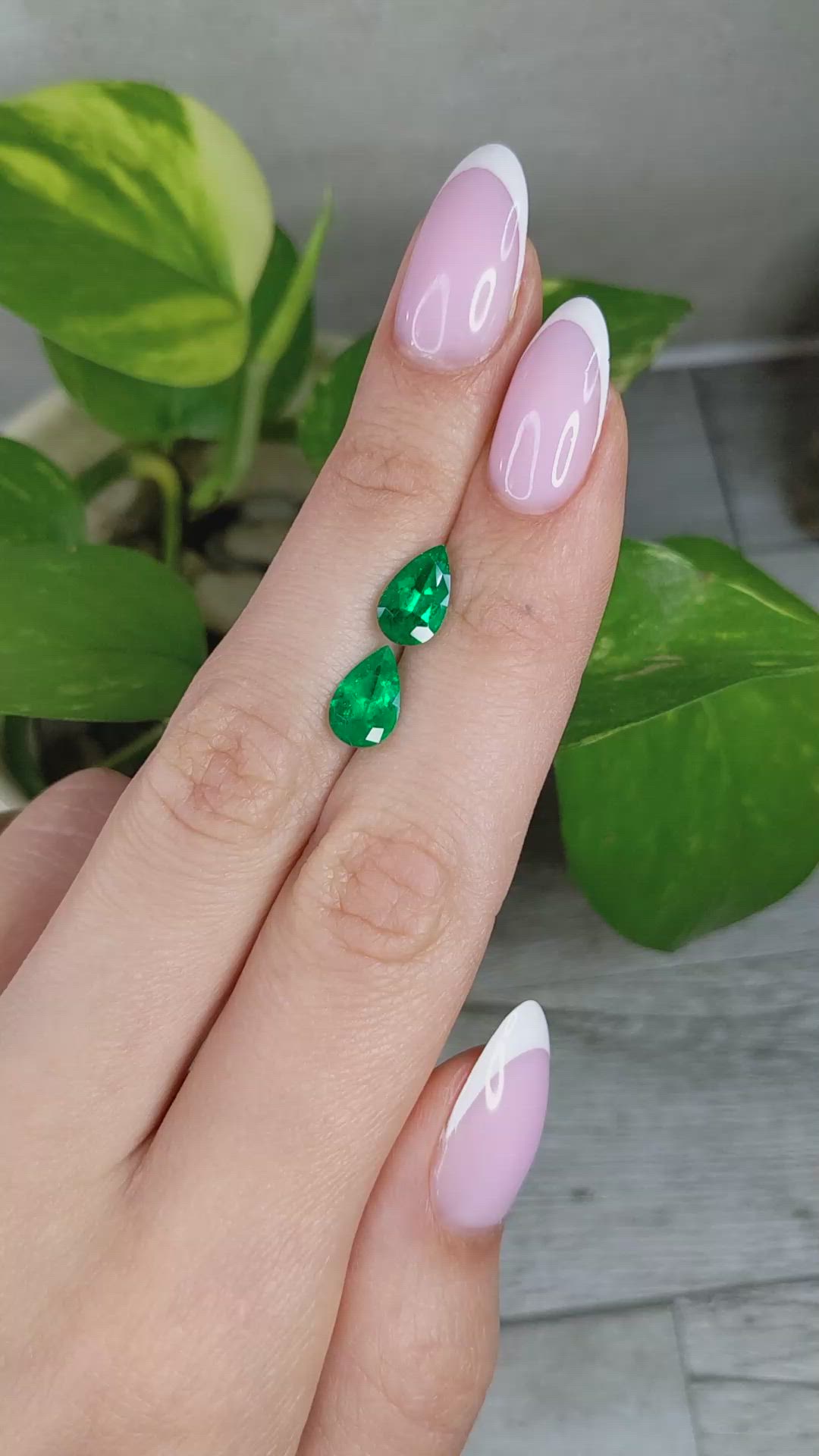 2.47&nbsp;Ct.Tw.Total Carat Weight Emerald Pair from Colombia Size Video