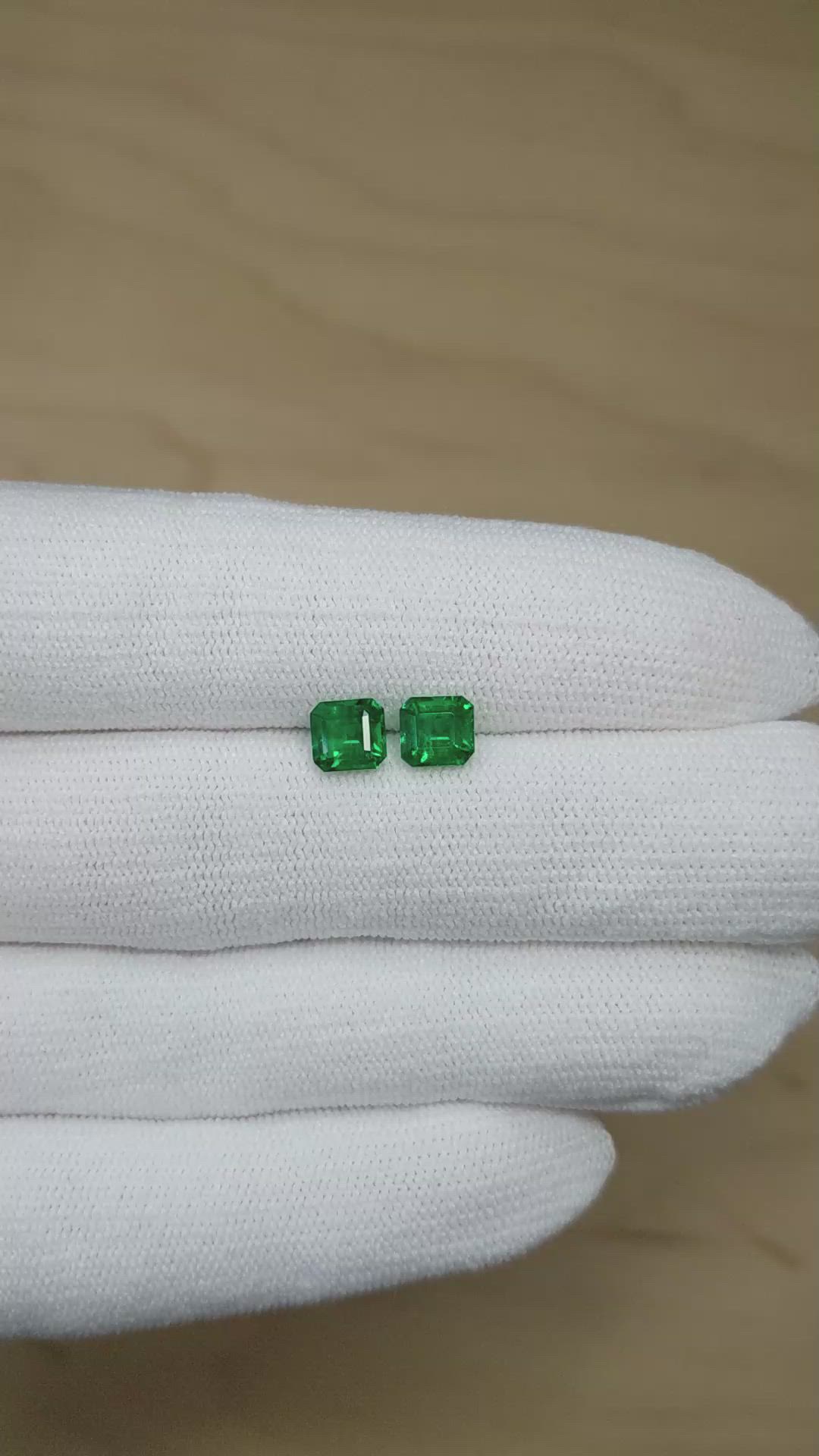 1.90&nbsp;Ct.Tw.Total Carat Weight Emerald Pair from Colombia Size Video