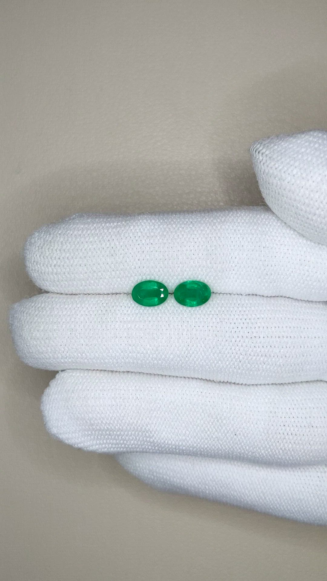 1.26&nbsp;Ct.Tw.Total Carat Weight Emerald Pair from Afghanistan Size Video