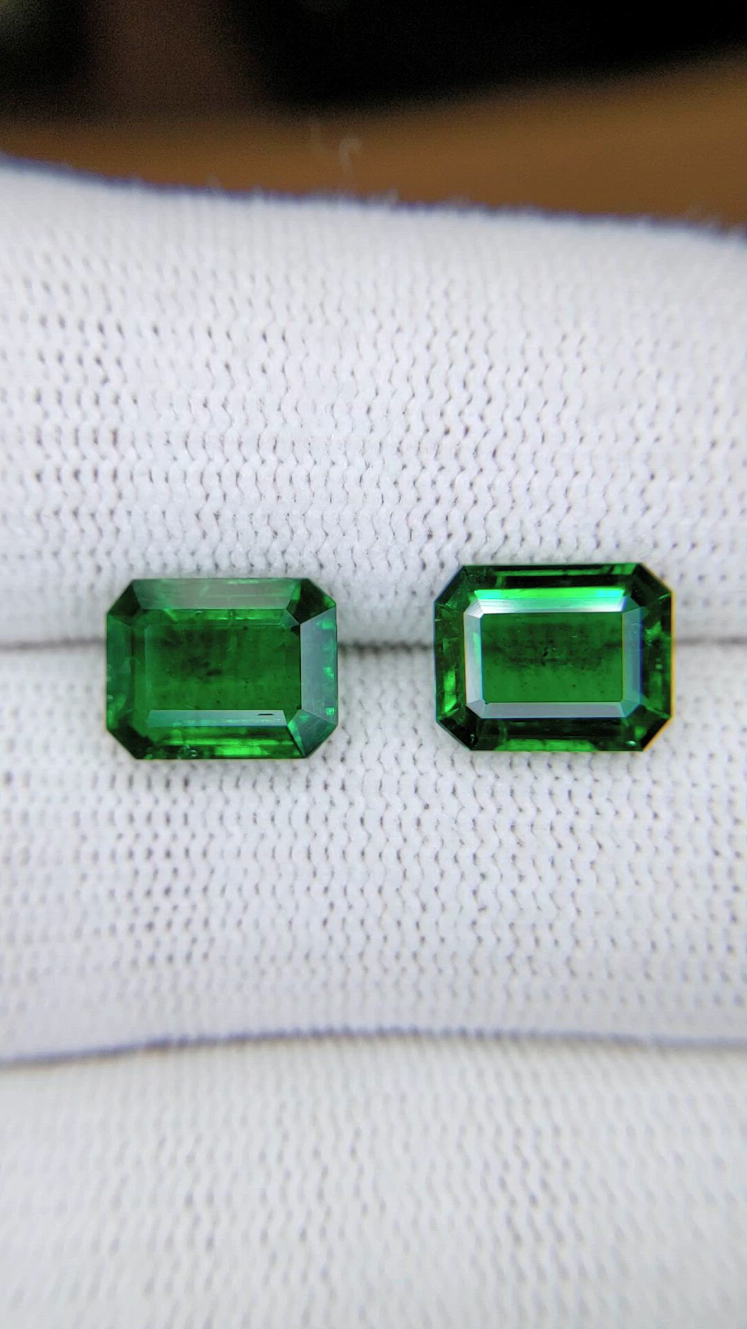4.15&nbsp;Ct.Tw.Total Carat Weight Emerald Pair from Zambia Size Video