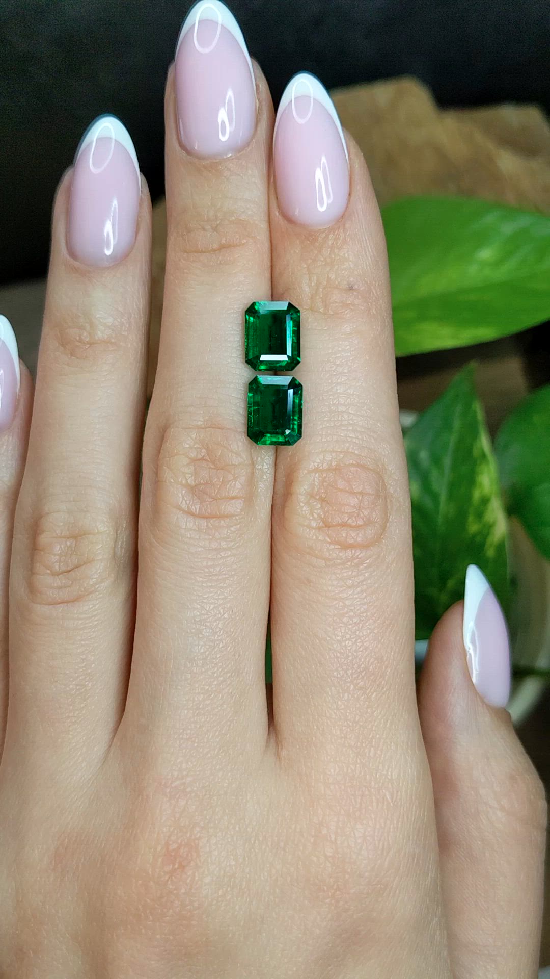 4.15&nbsp;Ct.Tw.Total Carat Weight Emerald Pair from Zambia Size Video