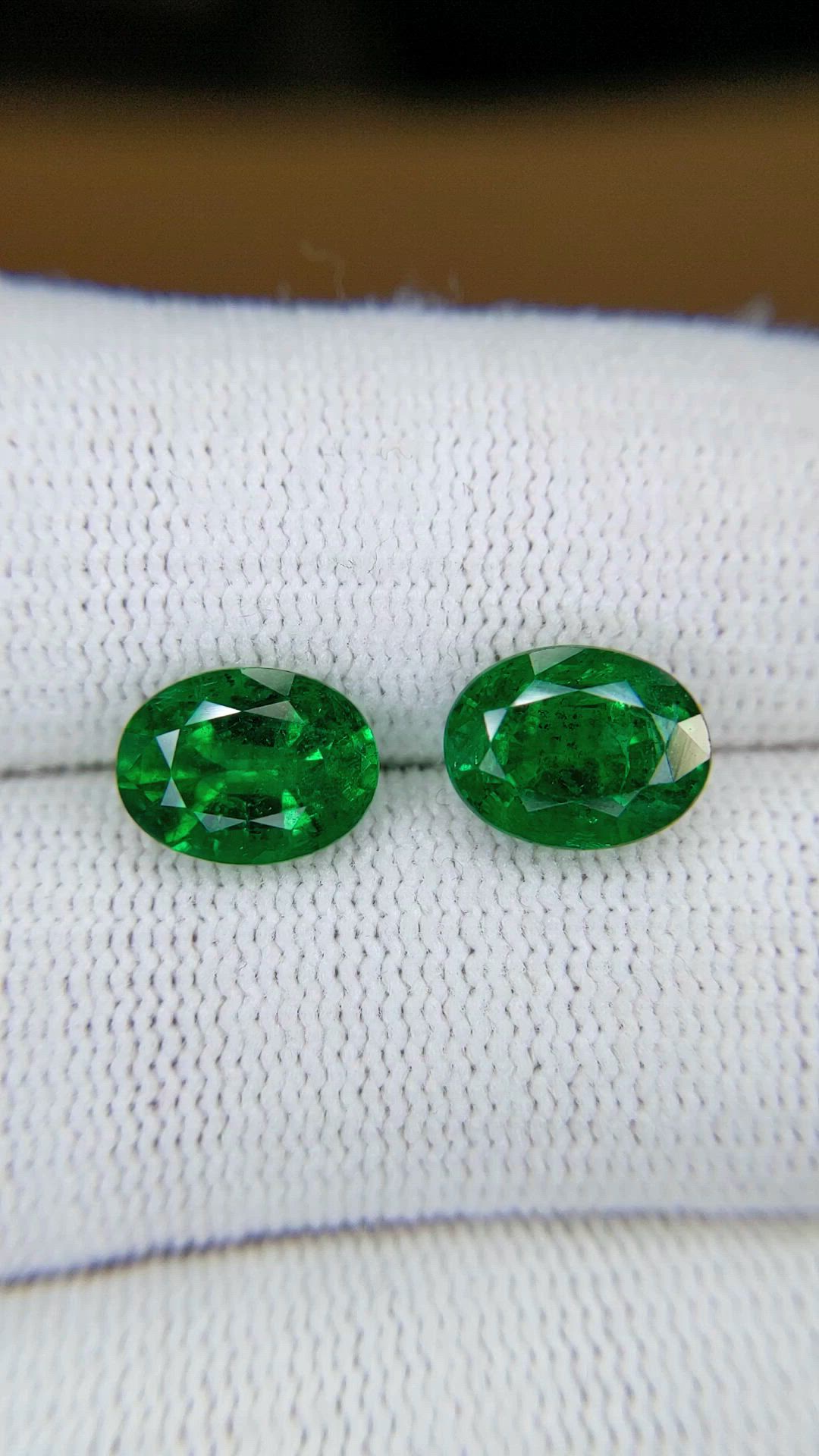 4.05&nbsp;Ct.Tw.Total Carat Weight Emerald Pair from Zambia Size Video