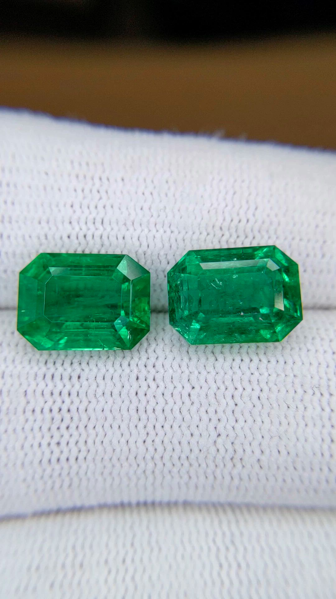 9.33 Ct.Tw.Total Carat Weight Emerald Pair from Zambia Size Video