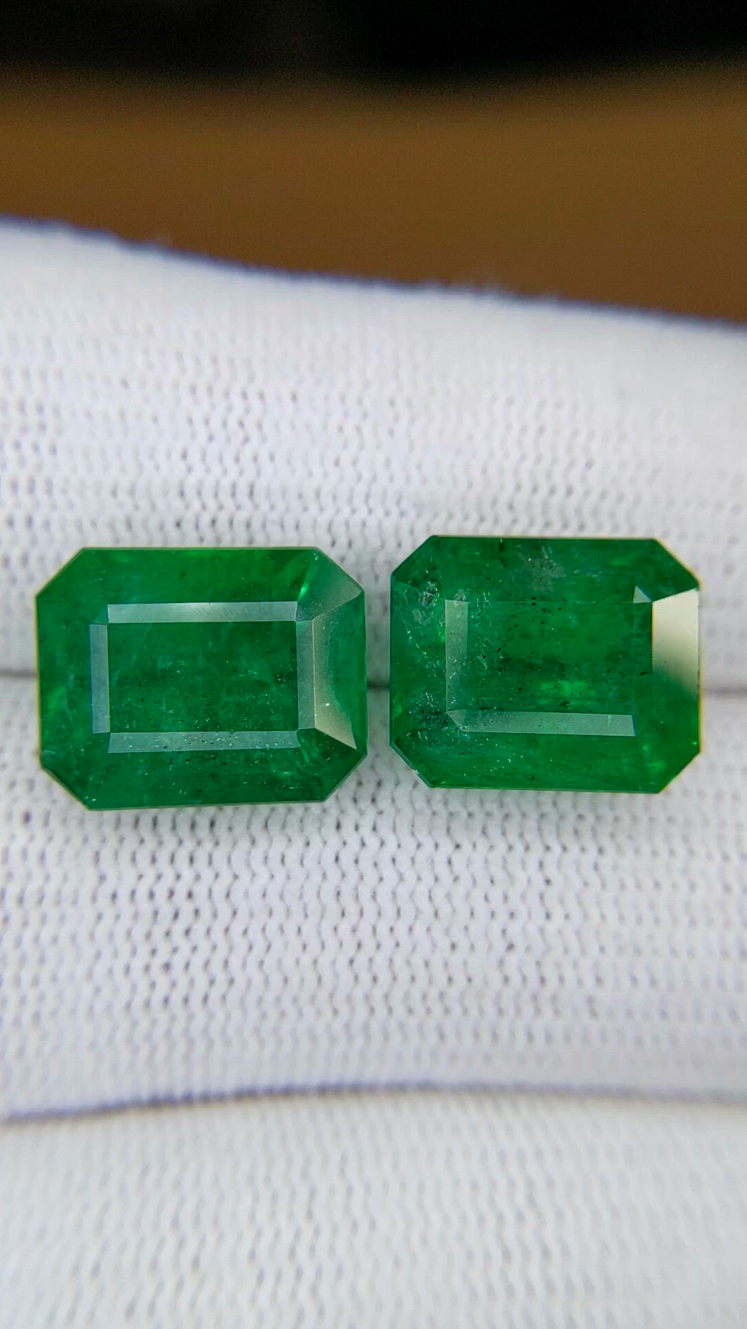 14.86&nbsp;Ct.Tw.Total Carat Weight Emerald Pair from Zambia Size Video