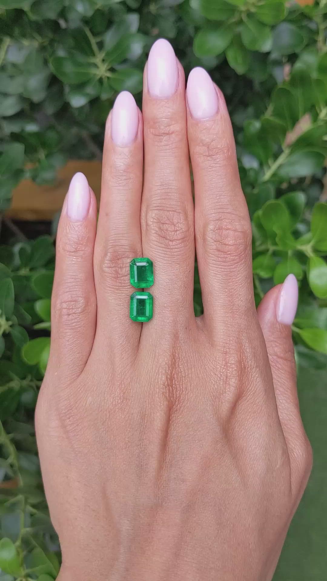 4.87&nbsp;Ct.Tw.Total Carat Weight Emerald Pair from Zambia Size Video