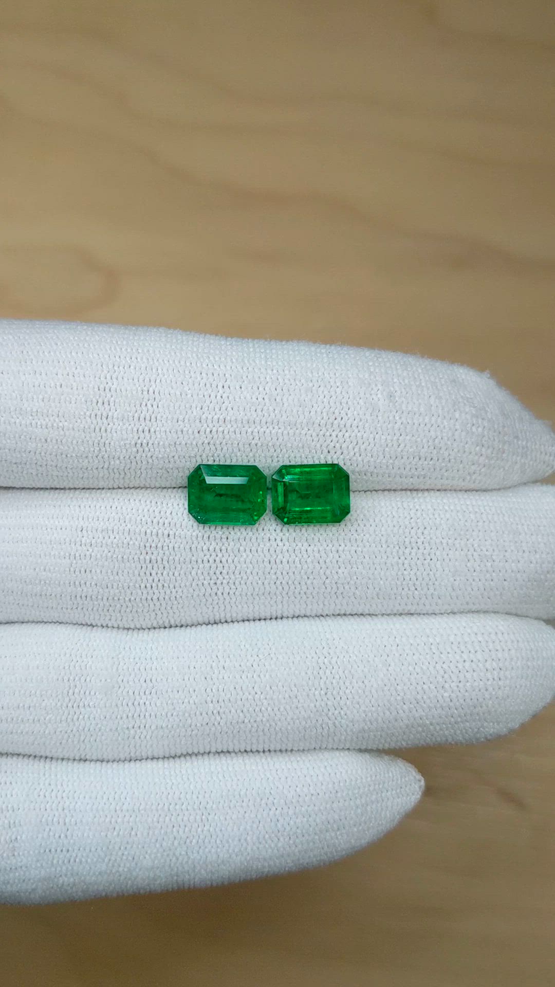 4.87&nbsp;Ct.Tw.Total Carat Weight Emerald Pair from Zambia Size Video