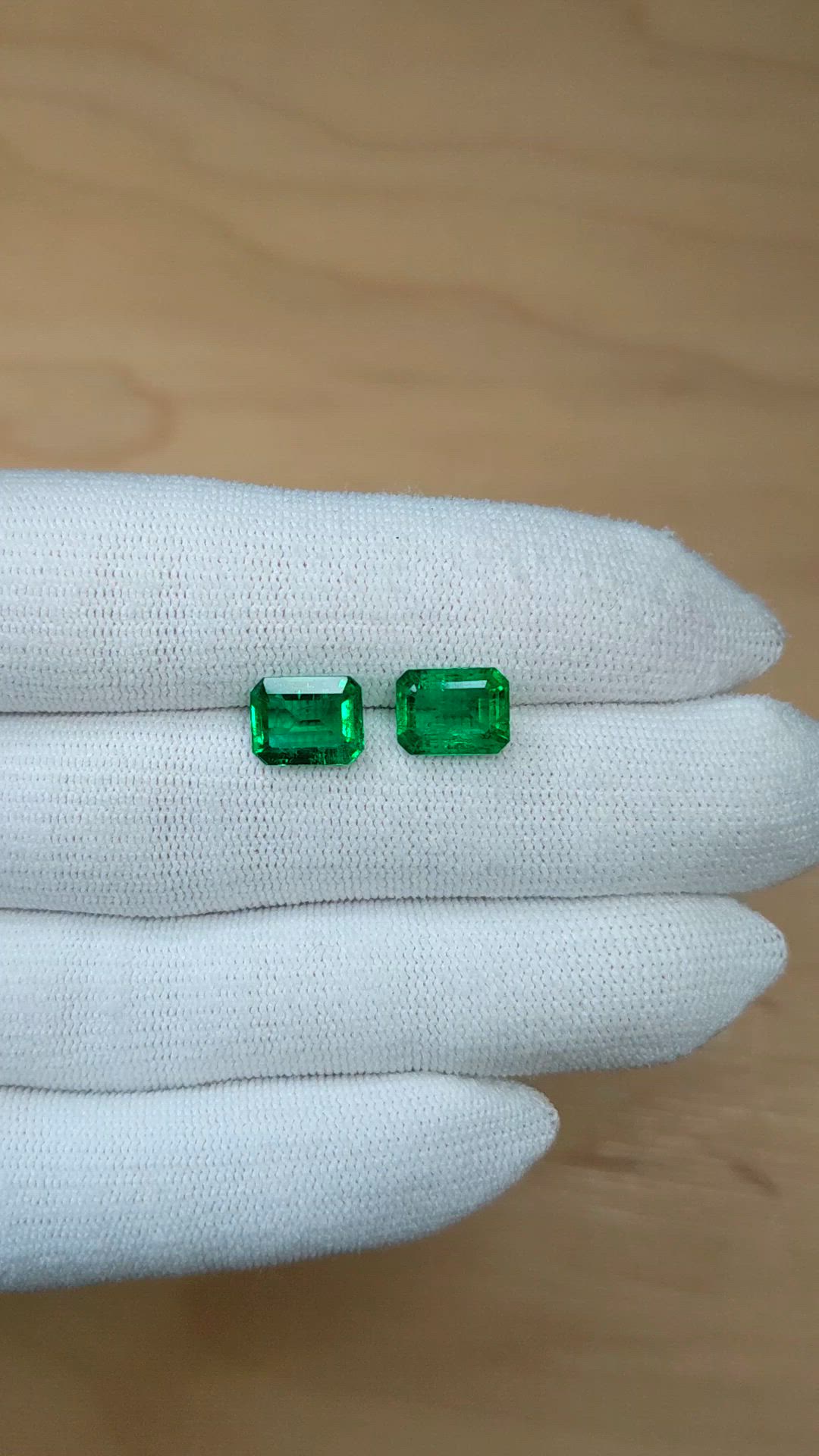 5.06&nbsp;Ct.Tw.Total Carat Weight Emerald Pair from Zambia Size Video