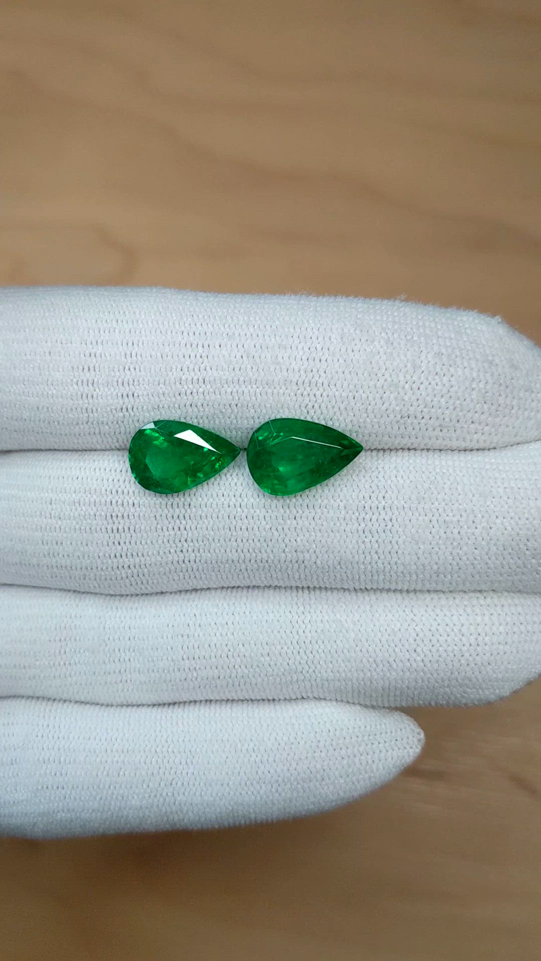 6.35&nbsp;Ct.Tw.Total Carat Weight Emerald Pair from Zambia Size Video