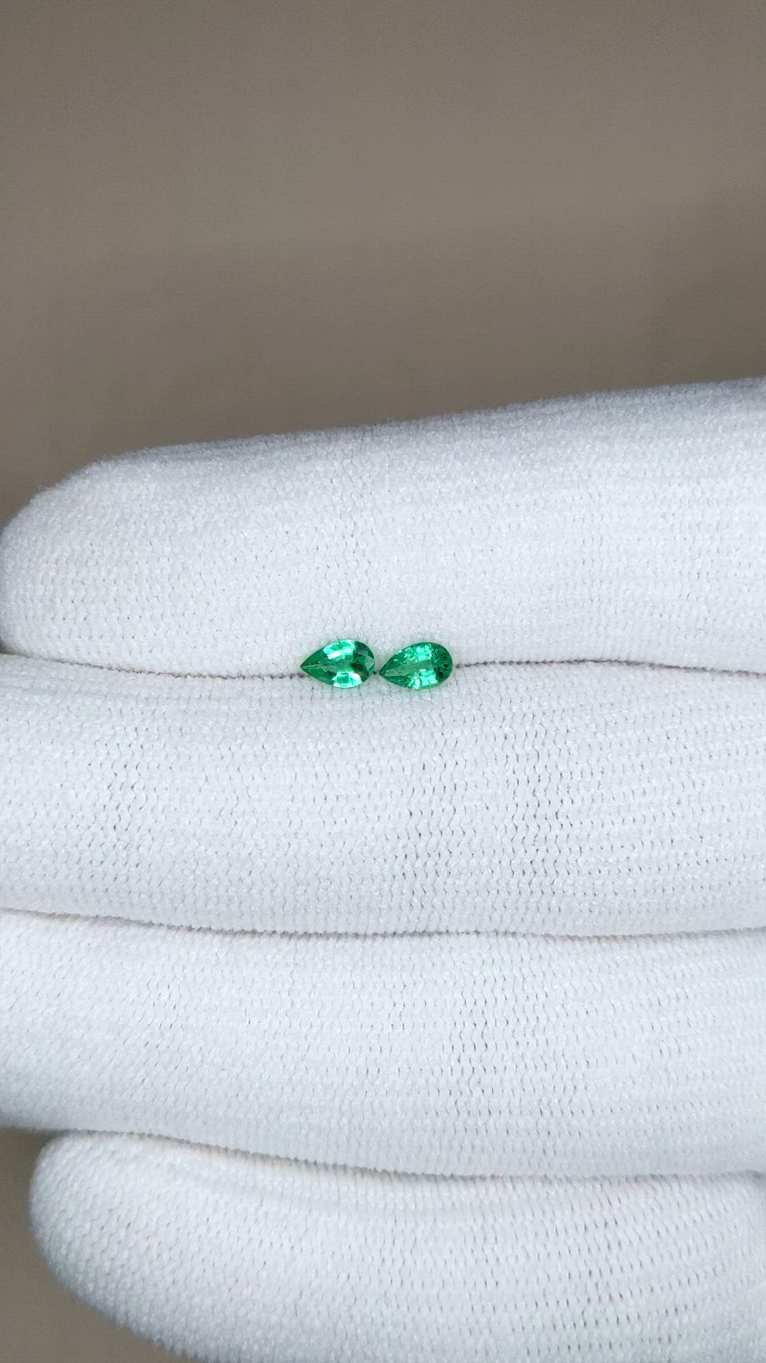 0.34&nbsp;Ct.Tw.Total Carat Weight Emerald Pair from Zambia Size Video