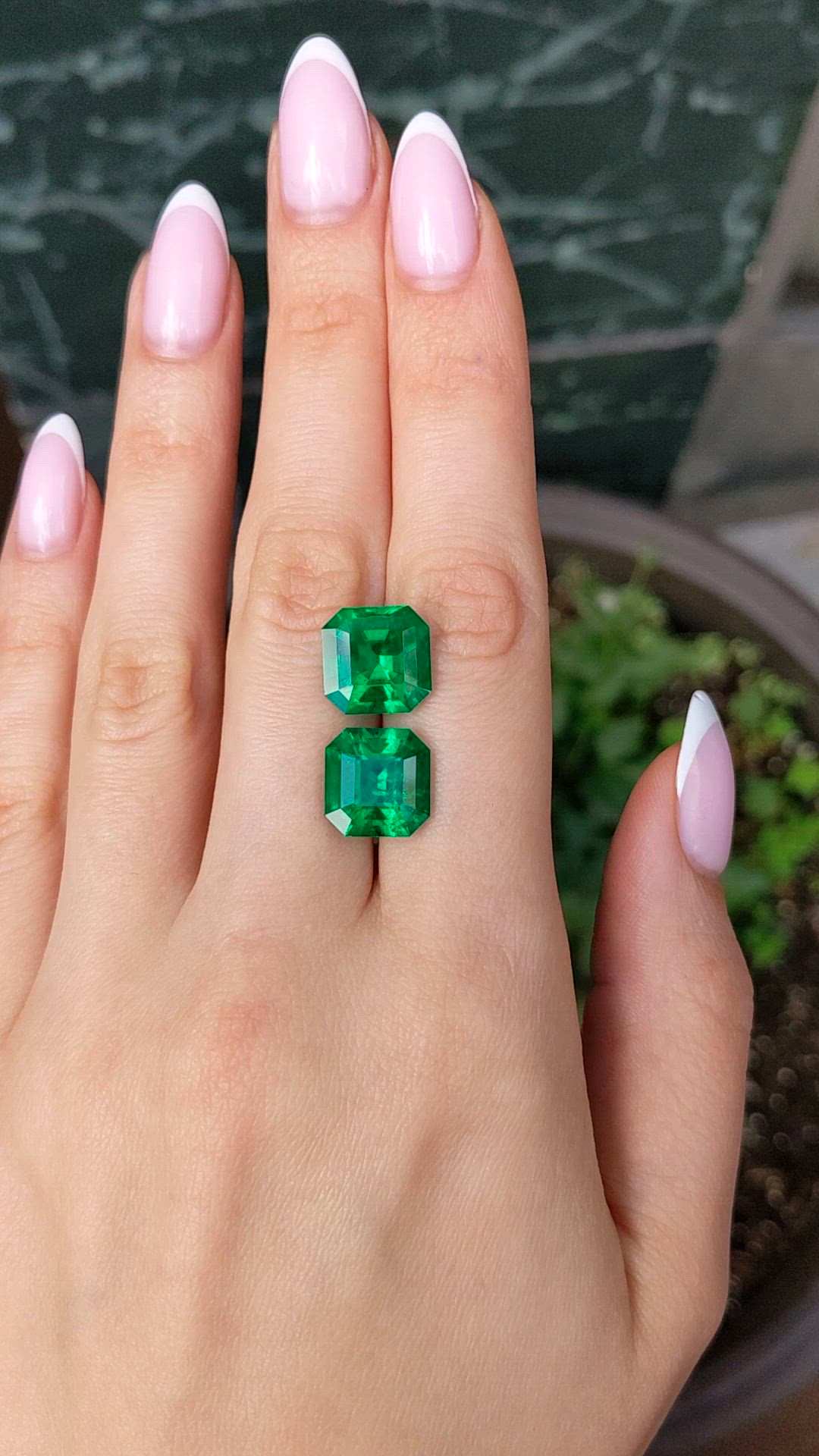 12.20&nbsp;Ct.Tw.Total Carat Weight Emerald Pair from Colombia Size Video