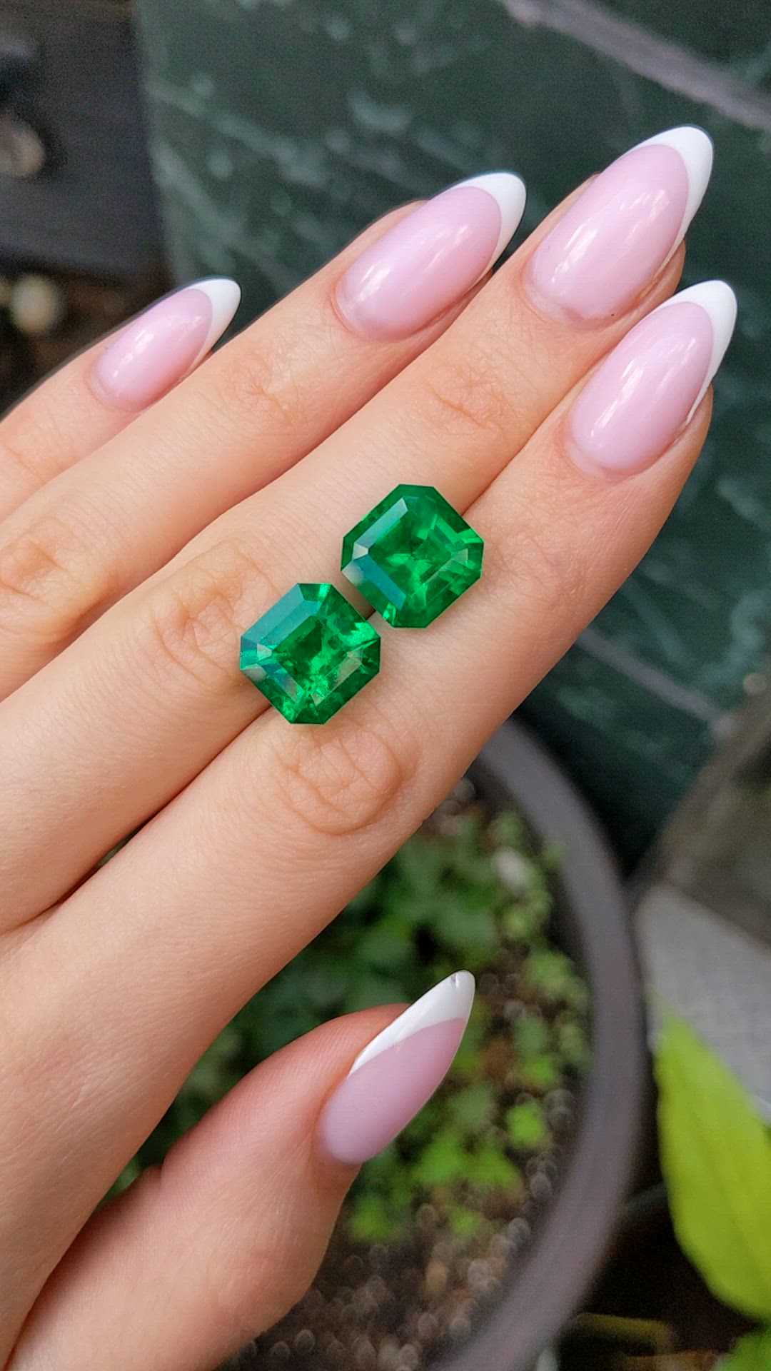 12.20&nbsp;Ct.Tw.Total Carat Weight Emerald Pair from Colombia Size Video