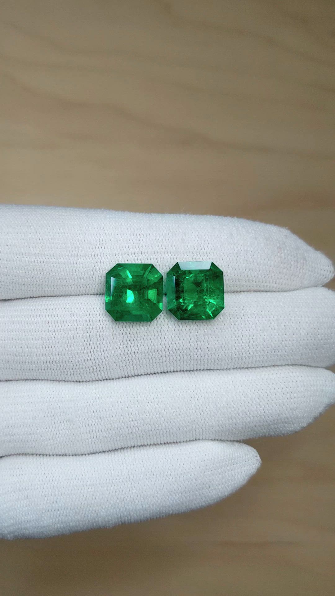 12.20&nbsp;Ct.Tw.Total Carat Weight Emerald Pair from Colombia Size Video