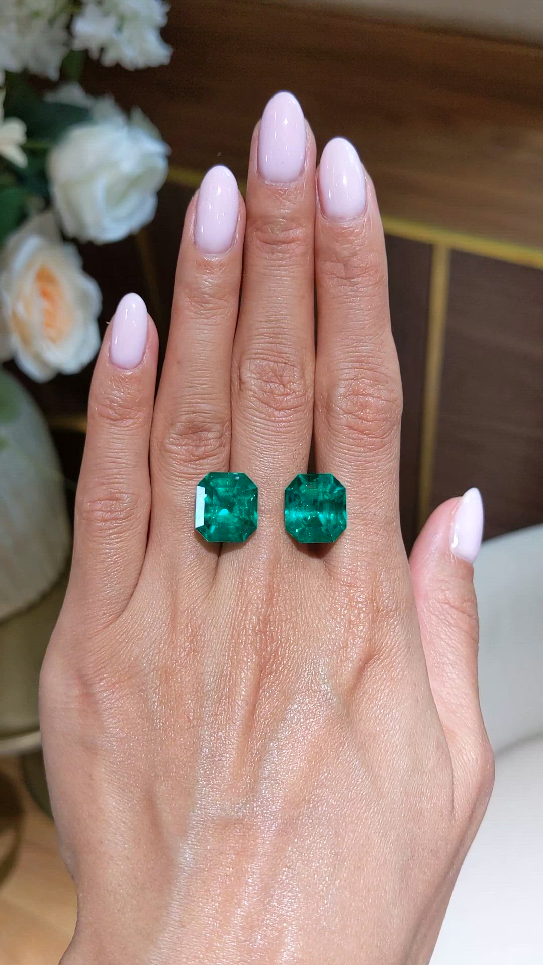 16.80&nbsp;Ct.Tw.Total Carat Weight Emerald Pair from Colombia Size Video