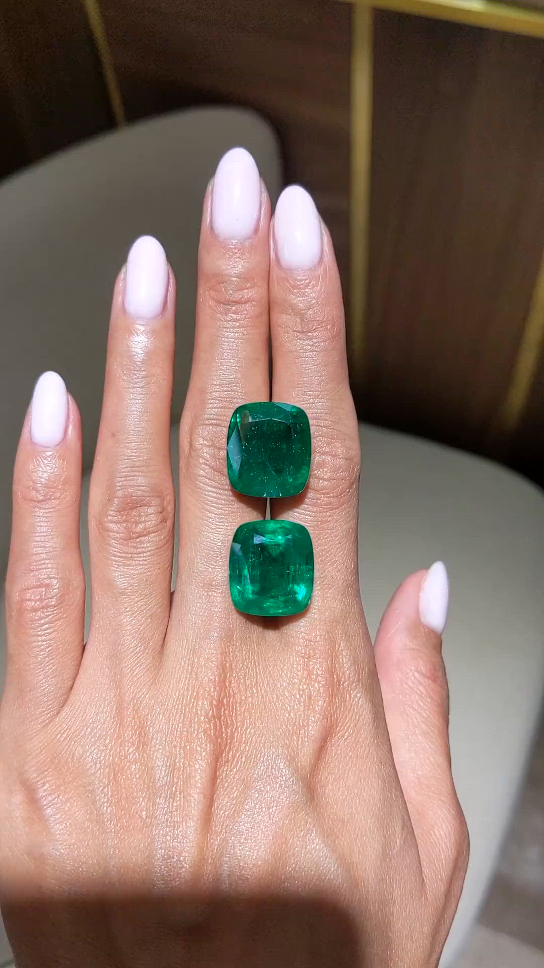 39.15&nbsp;Ct.Tw.Total Carat Weight Emerald Pair from Colombia Size Video