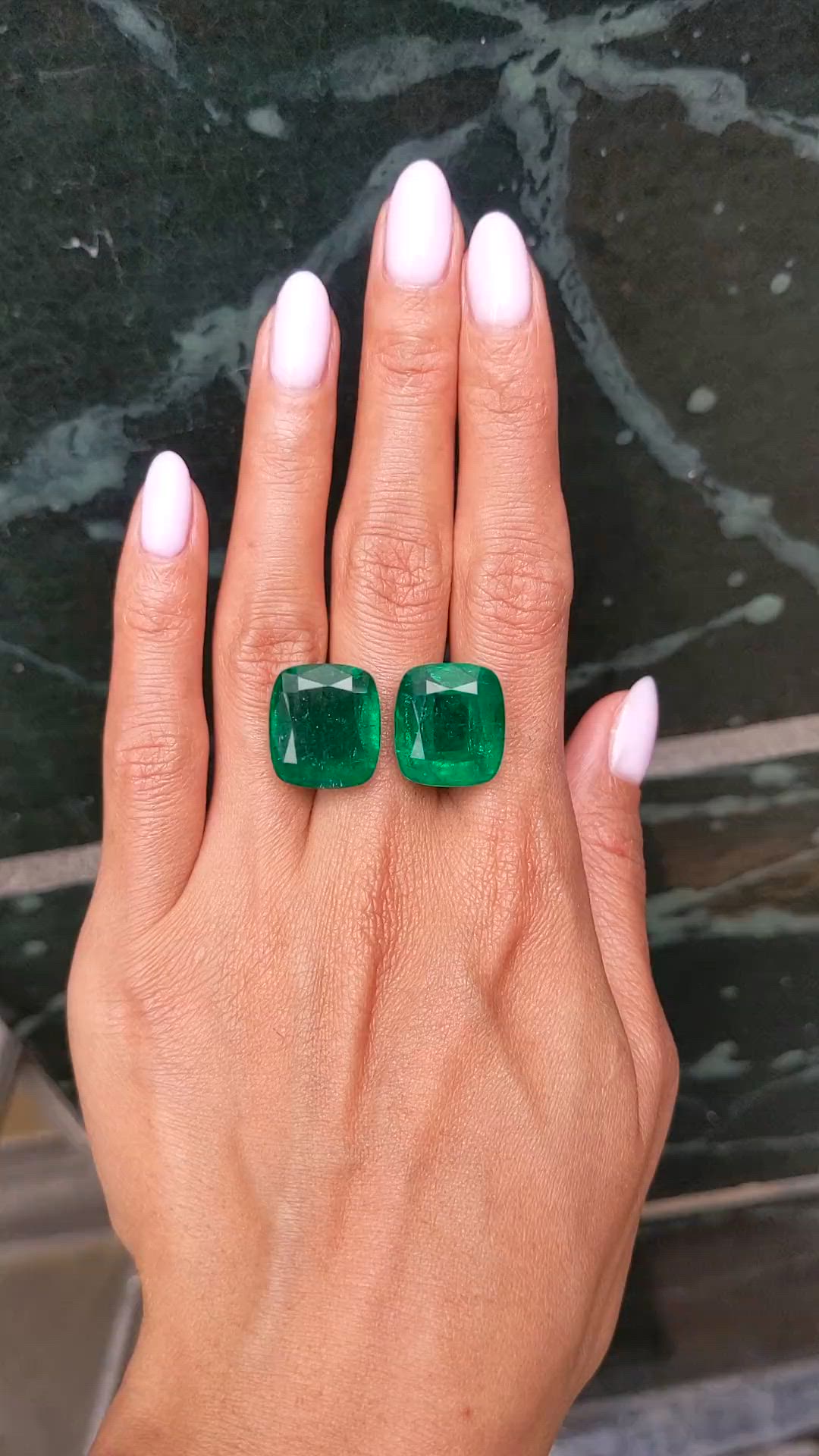 39.15&nbsp;Ct.Tw.Total Carat Weight Emerald Pair from Colombia Size Video
