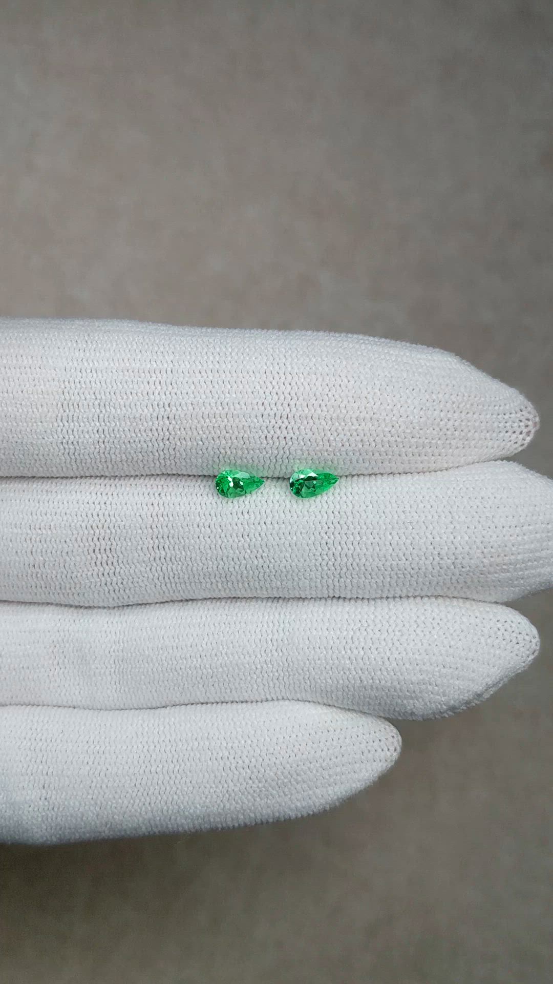 0.59&nbsp;Ct.Tw.Total Carat Weight Emerald Pair from Colombia Size Video