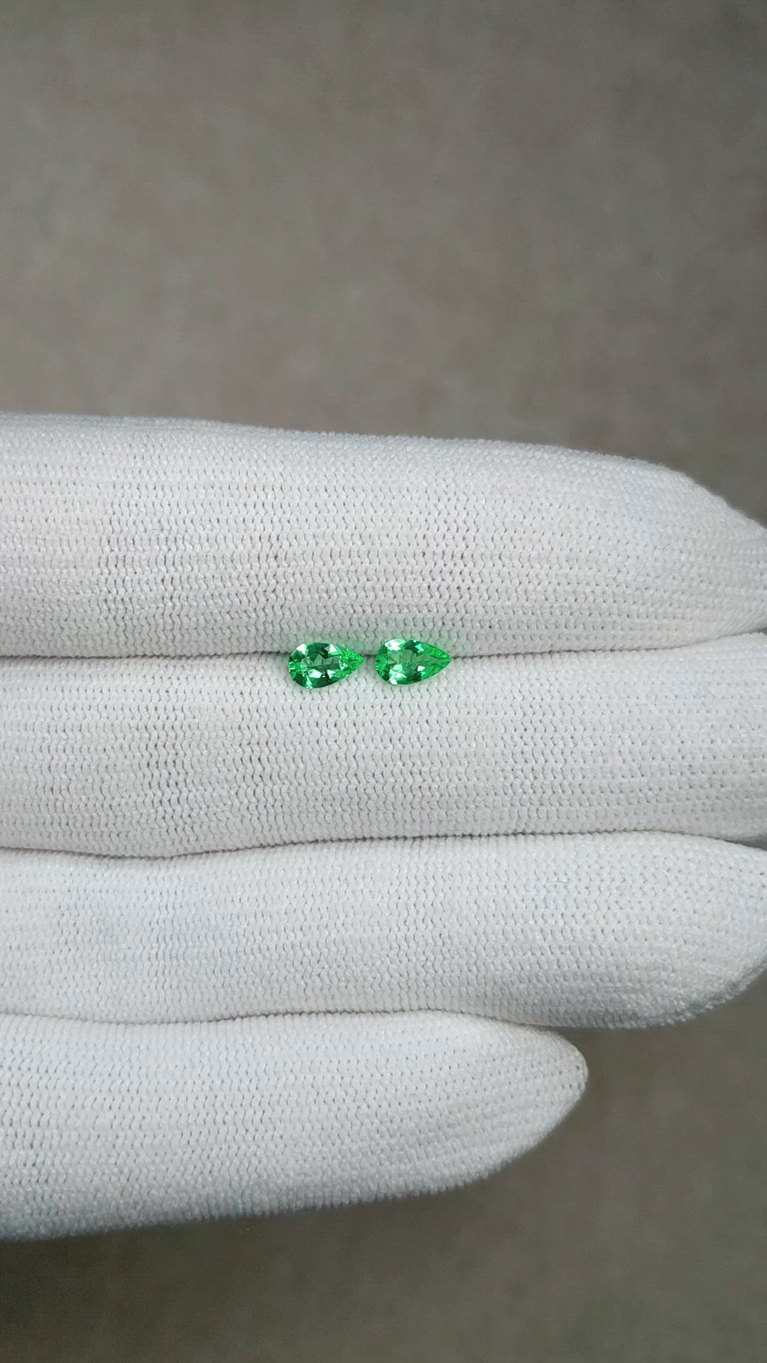 0.58&nbsp;Ct.Tw.Total Carat Weight Emerald Pair from Colombia Size Video