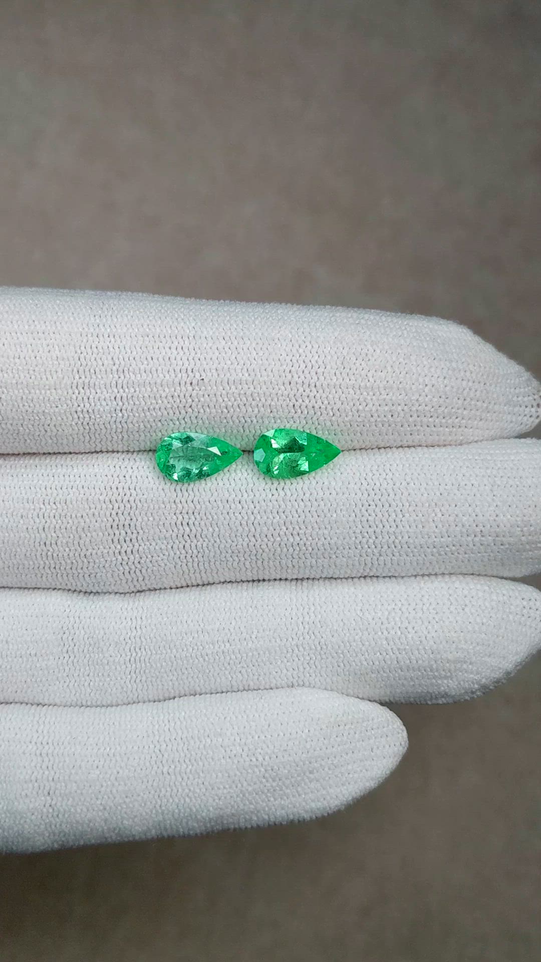2.29&nbsp;Ct.Tw.Total Carat Weight Emerald Pair from Colombia Size Video