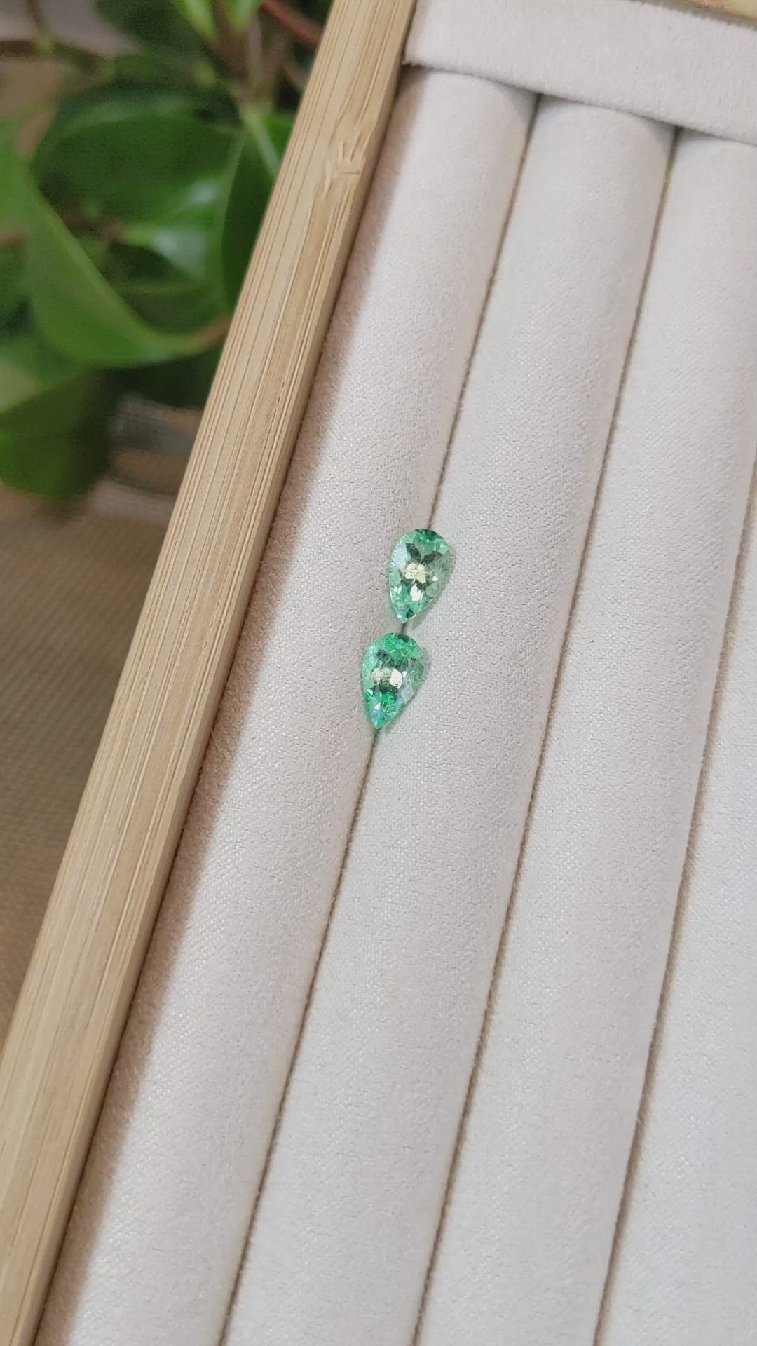 2.32&nbsp;Ct.Tw.Total Carat Weight Emerald Pair from Colombia Size Video