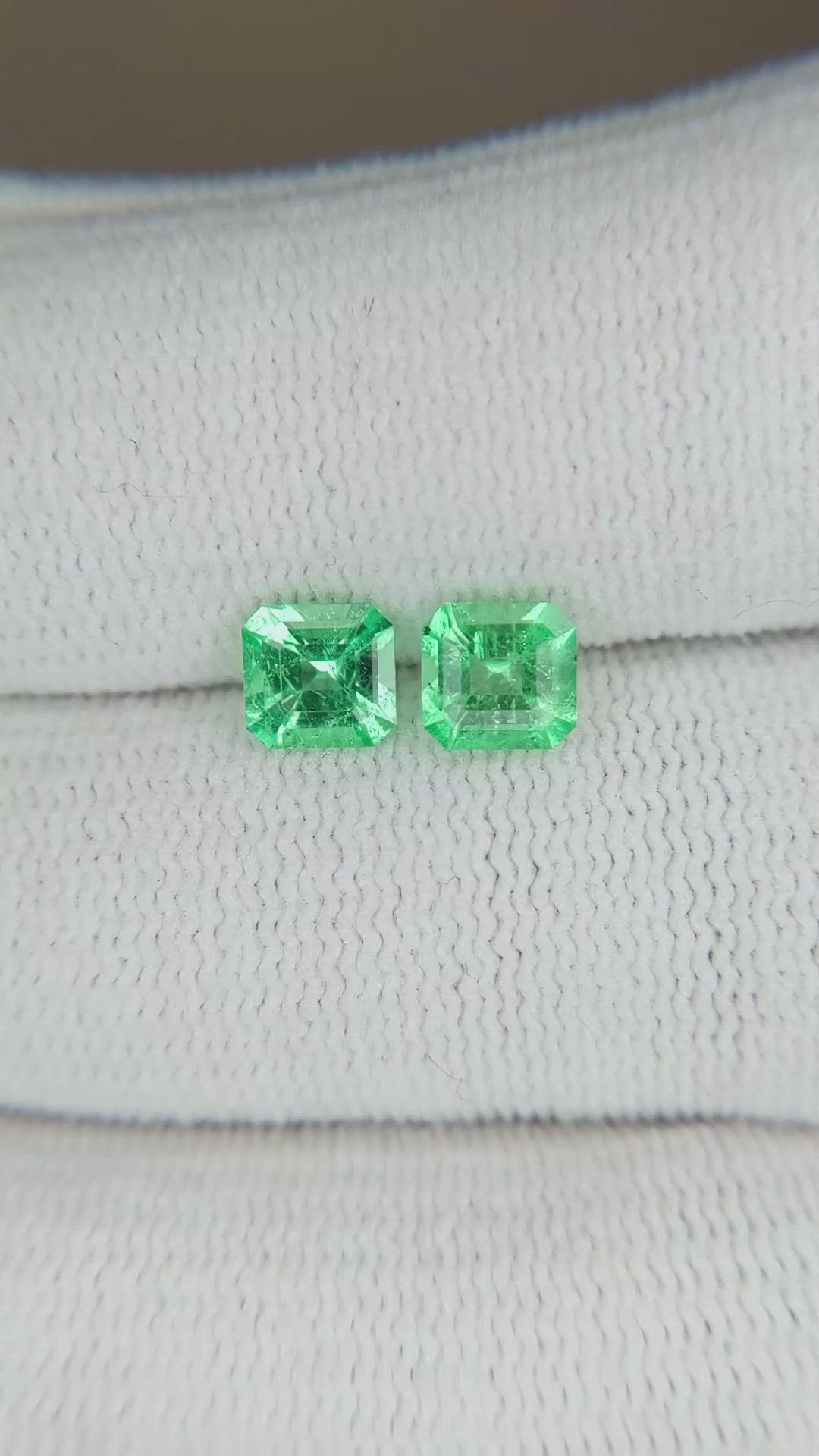 1.22&nbsp;Ct.Tw.Total Carat Weight Emerald Pair from Colombia Size Video