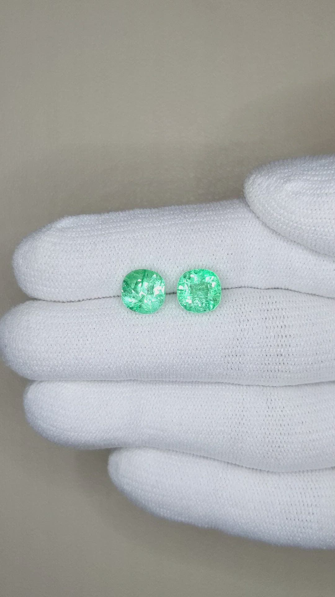 3.07&nbsp;Ct.Tw.Total Carat Weight Emerald Pair from Colombia Size Video