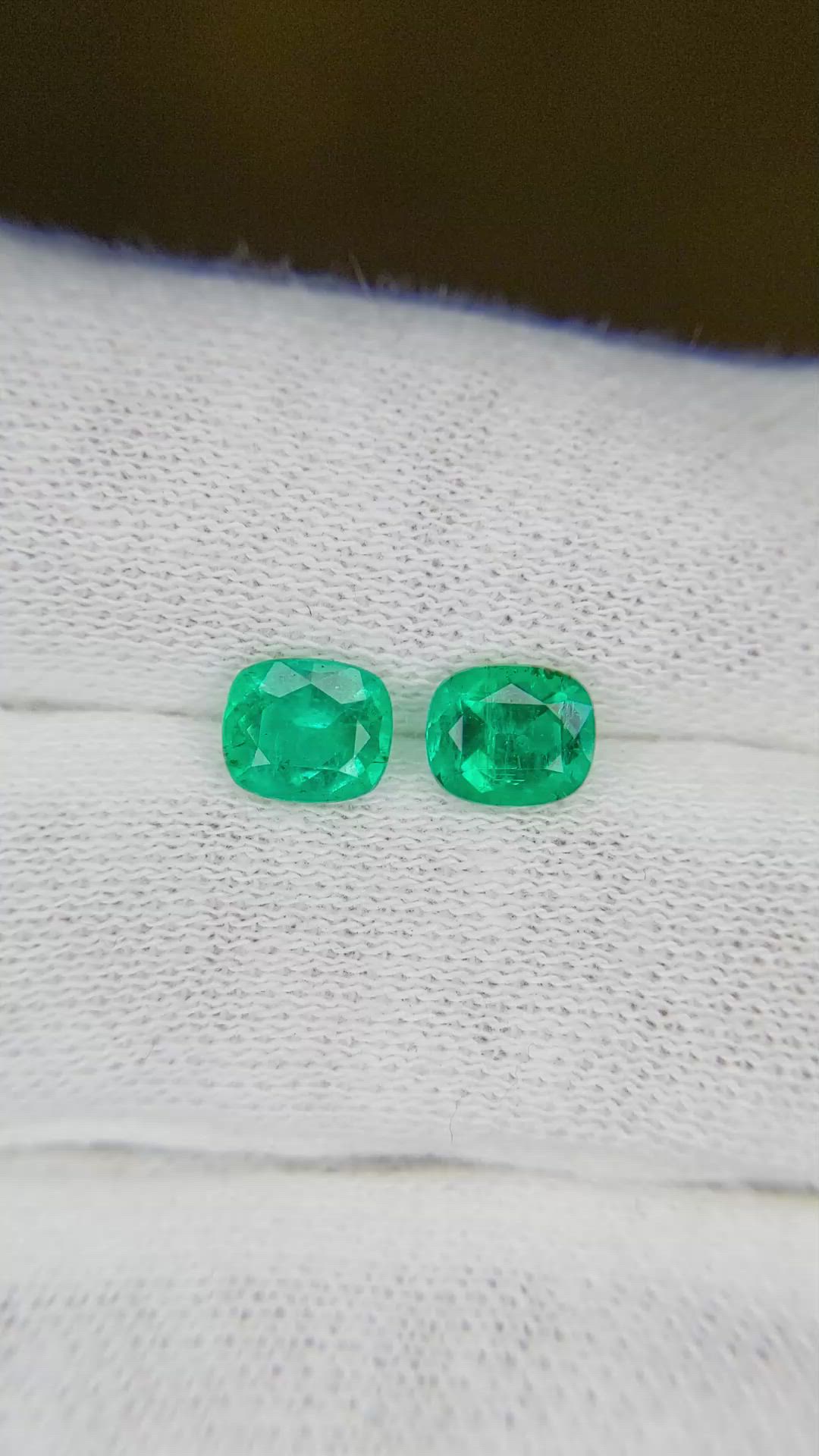 1.22 Ct.Tw.Total Carat Weight Emerald Pair from Afghanistan Size Video
