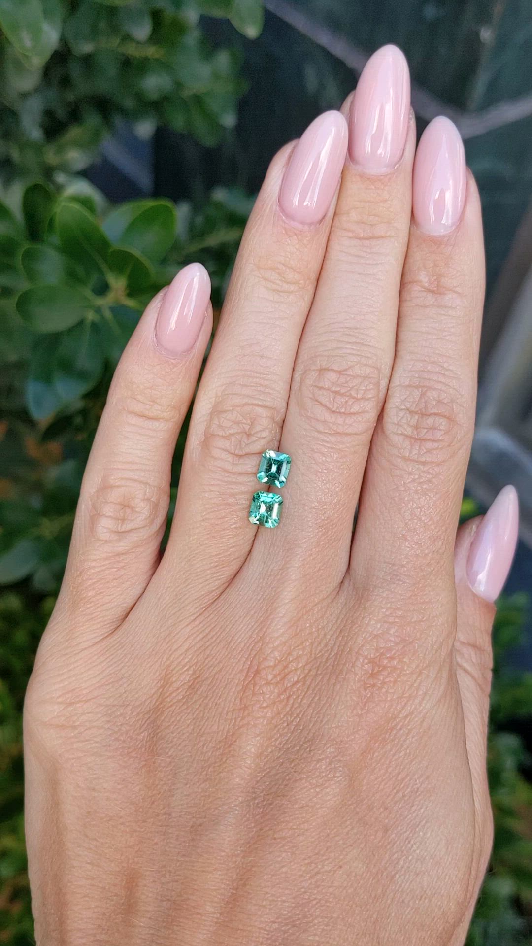 1.13&nbsp;Ct.Tw.Total Carat Weight Emerald Pair from Colombia Size Video