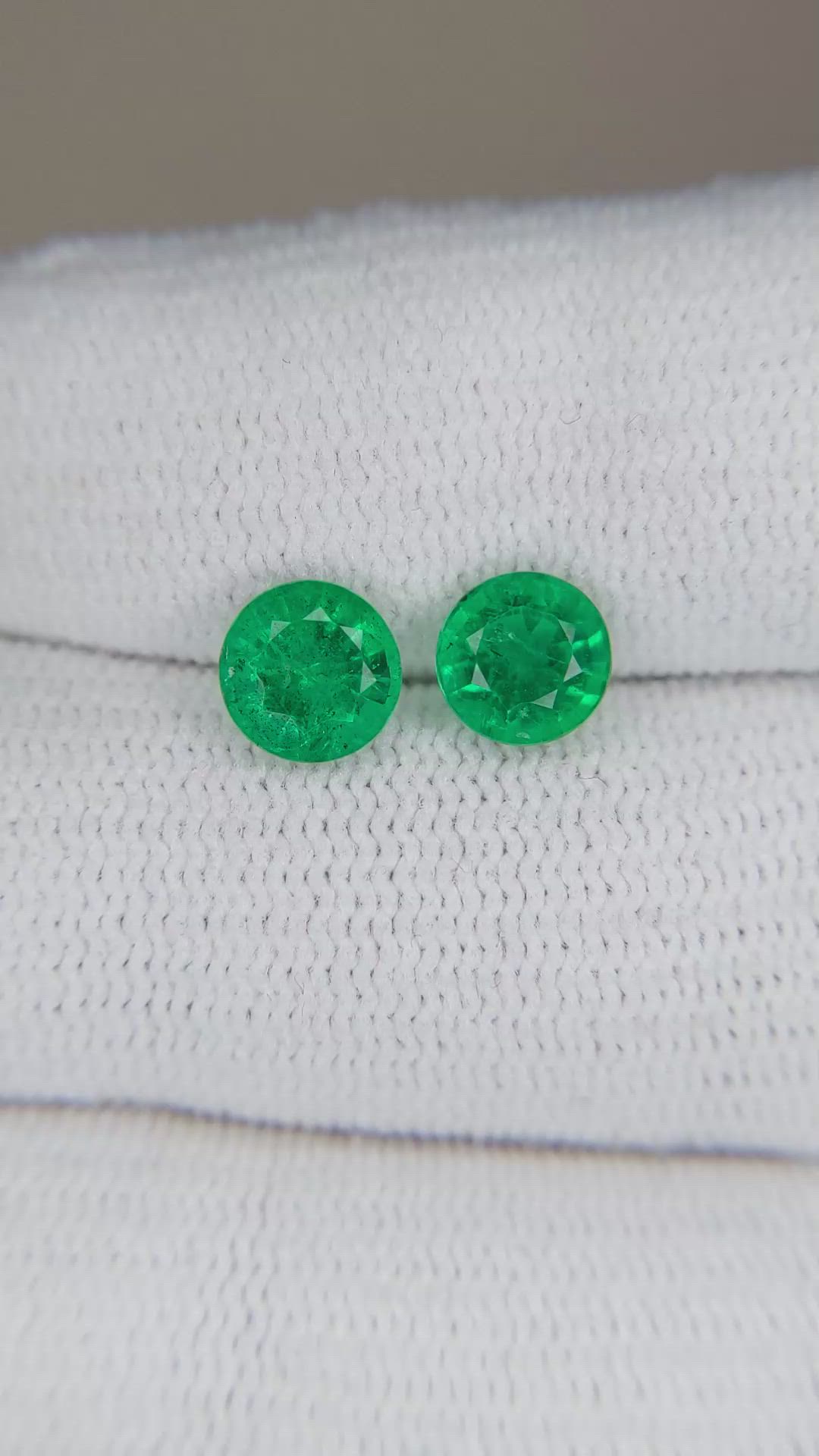 1.84 Ct.Tw.Total Carat Weight Emerald Pair from Zambia Size Video
