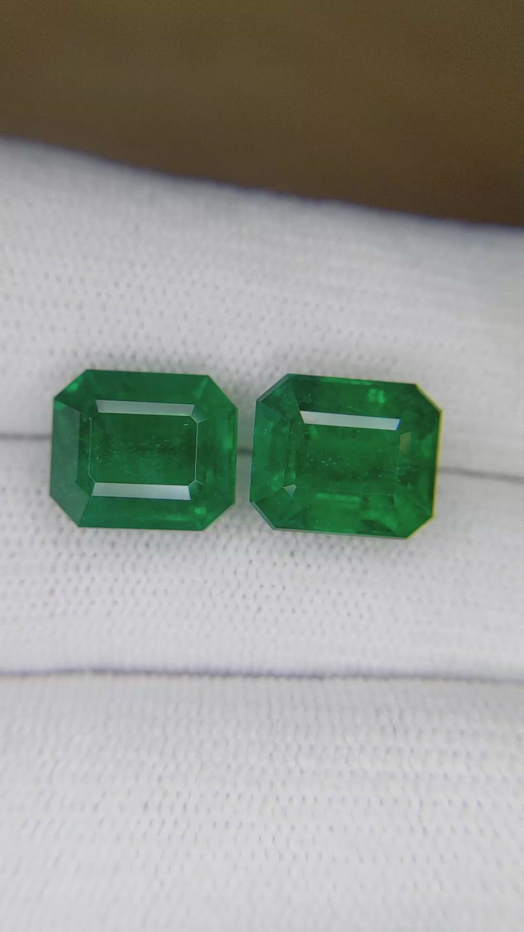 10.49 Ct.Tw.Total Carat Weight Emerald Pair from Zambia Size Video