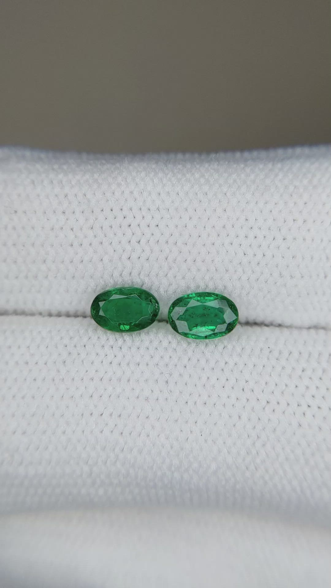 0.82&nbsp;Ct.Tw.Total Carat Weight Emerald Pair from Zambia Size Video